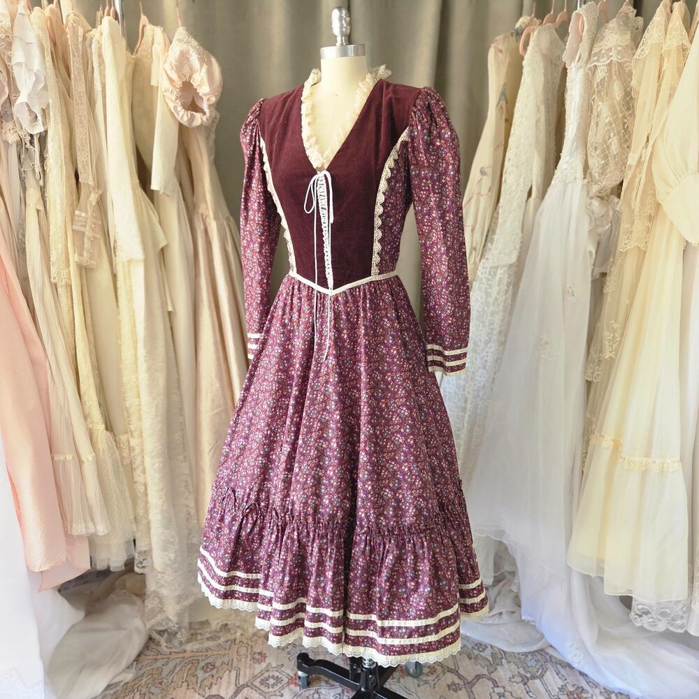 Gunne Sax Vintage 70s Midi Dress Size 13 M Floral Velvet Lace Up Corset Burgundy